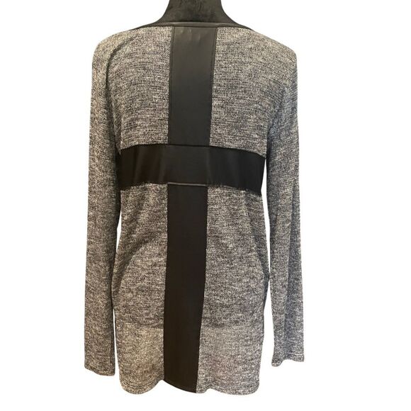 Vintage Rock & Republic Black and Gray, Size Medium - Picture 2 of 7